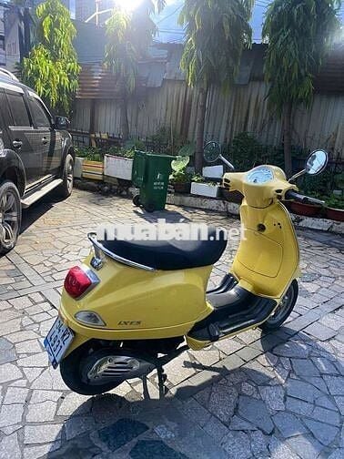 Piaggio Vespa LX 