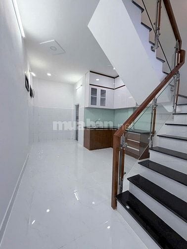 Nhỉnh 4 TỶ- Ngay Đại Học Công Thương- Tân Phú.DT 3.6x11- 1 Lầu- ở ngay