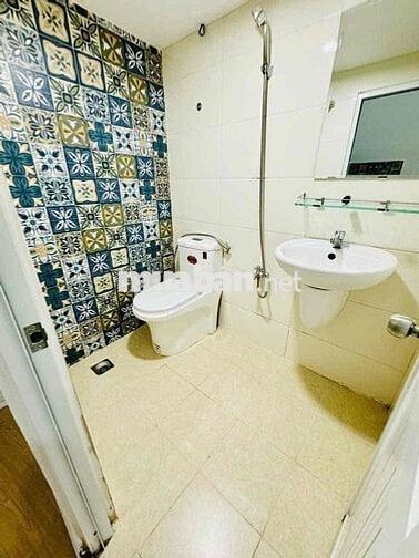 DUPLEX ĐẦY ĐỦ TIỆN NGHI Ở 2-3 NGƯỜI QUA Q5 Q10 5 PHÚT ĐI XE