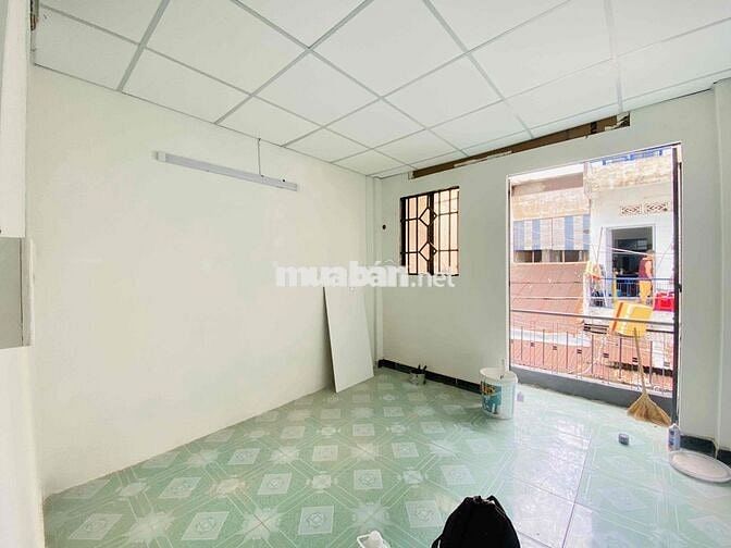 CHO THUÊ NHÀ 2 PHÒNG NGỦ BAN CÔNG CỬA SỔ TRUNG TÂM TÂN BÌNH -BẢY HIỀN