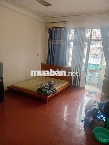 Tìm bạn nữ ở ghép, tầng 2, WC riêng có ban công