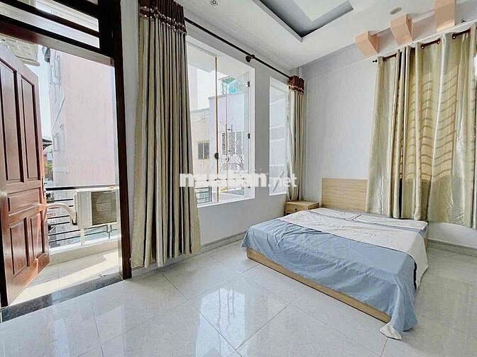 PHÒNG STUDIO FULL NỘI THẤT - CỬA SỔ , BAN CÔNG - THANG MÁY