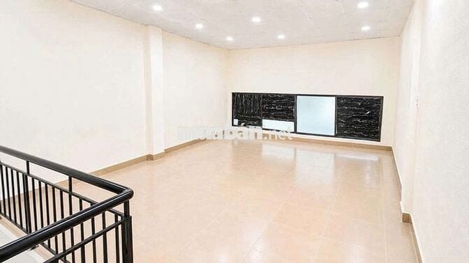 BÁN GẤP NHÀ NỞ HẬU PHONG THỦY TỐT