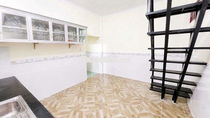 BÁN GẤP NHÀ NỞ HẬU PHONG THỦY TỐT