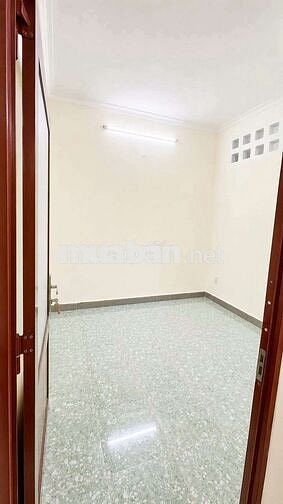 BÁN GẤP NHÀ NỞ HẬU PHONG THỦY TỐT