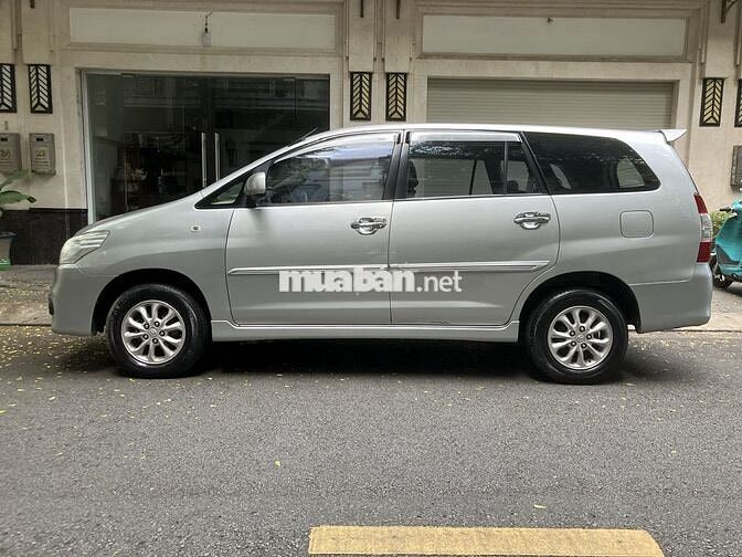 Toyota Innova G 2014 Bạc Tự động