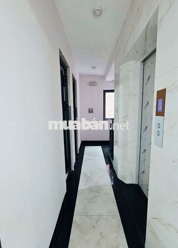 CHO THUÊ NHÀ 5X22(TRỆT+LỬNG+3LẦU) THANG MÁY NHÀ FULL MÁY LẠNH TỪNG LẦU