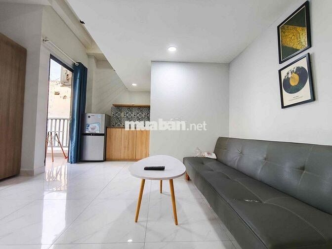 Cho thuê ngay duplex siêu rộng 35m2 có ban công thoáng gần Hutech, FTU
