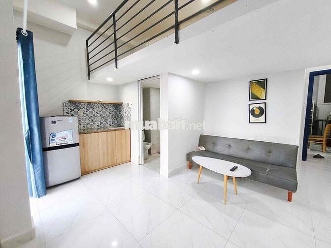 Cho thuê ngay duplex siêu rộng 35m2 có ban công thoáng gần Hutech, FTU
