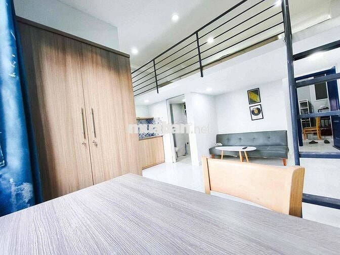 Cho thuê ngay duplex siêu rộng 35m2 có ban công thoáng gần Hutech, FTU