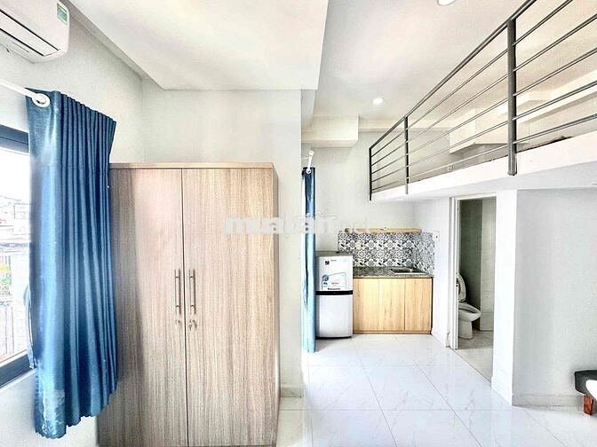 Cho thuê ngay duplex siêu rộng 35m2 có ban công thoáng gần Hutech, FTU