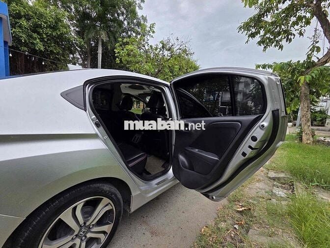 Honda City 2015 Bạc 5 chỗ