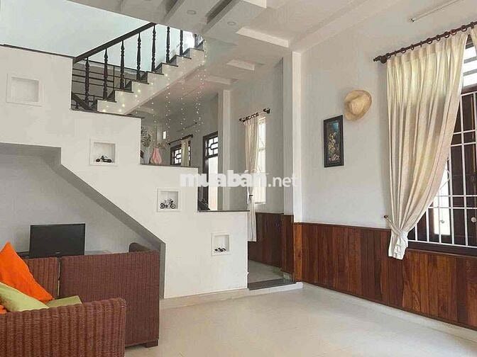 Cho Thuê Nhà 3 Tầng Hẻm Trần Quang Khải Lộc Thọ Nha Trang Gần Biển