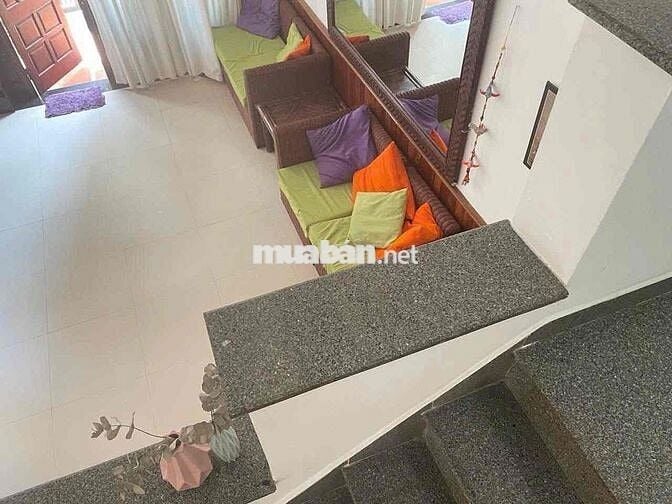 Cho Thuê Nhà 3 Tầng Hẻm Trần Quang Khải Lộc Thọ Nha Trang Gần Biển
