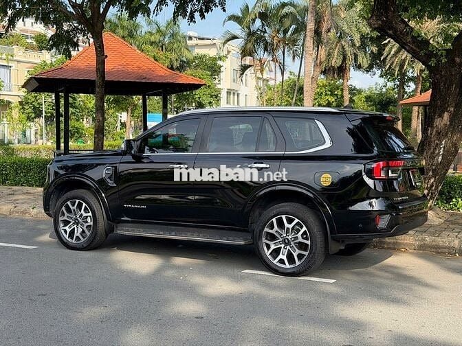 Ford Everest Titanium 4x4 2024 Đen 69.000 km