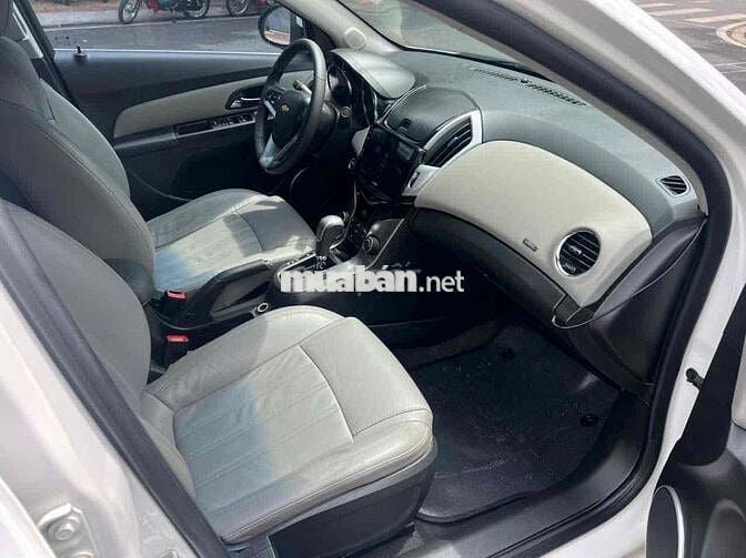 Chevrolet Cruze 2016 Tự động Trắng 98000 km