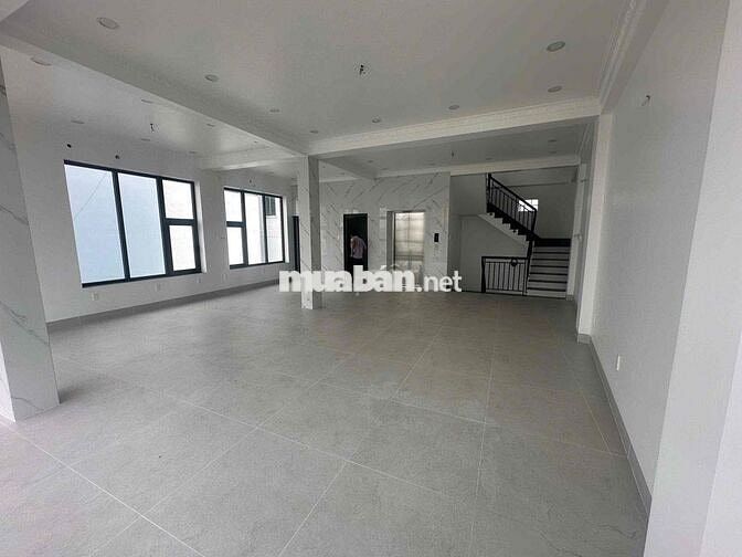 Cho thuê giá rẻ 2 tầng toà nhà tại 275 trương thị hoa , mặt tiền 16m