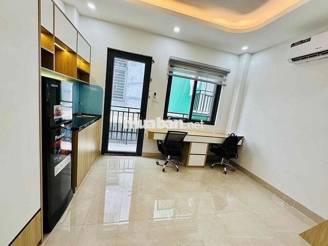 Cho thuê phòng ban công full nội thất gần đại học Văn Lang ( VLU CS3 )