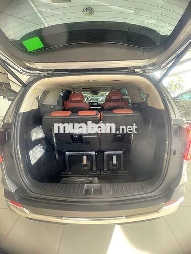 KIA Carnival 2.2D Signature 7 chỗ MPV