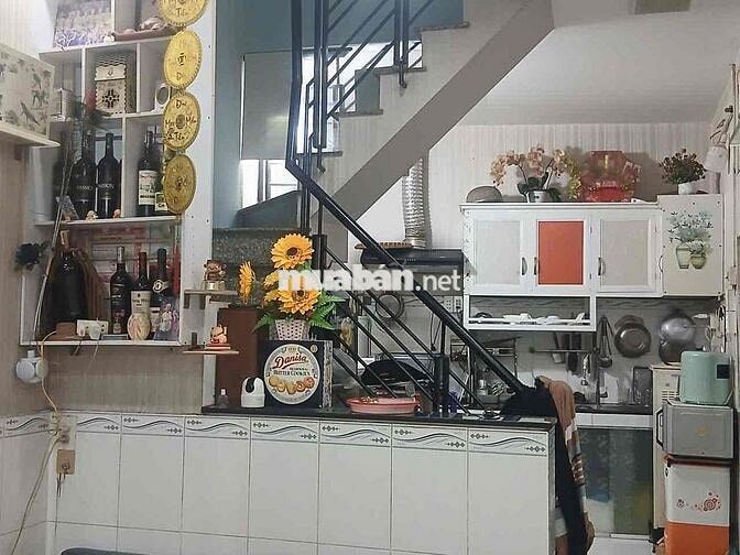 DTSD 46 m²  ĐANG CÓ HĐ 8tr/1 t  GIÁ CHỈ  3,75 TỶ            NGUYỄN VĂN