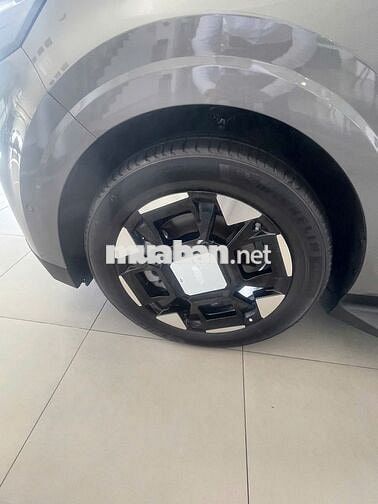 KIA Carnival 2.2D Signature 7 chỗ MPV