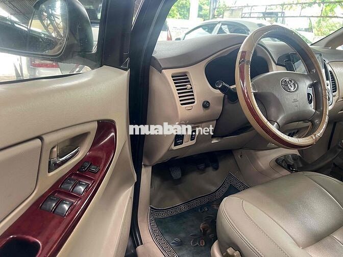 Toyota Innova G Đen Xe gia đình