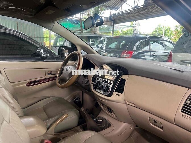Toyota Innova G Đen Xe gia đình