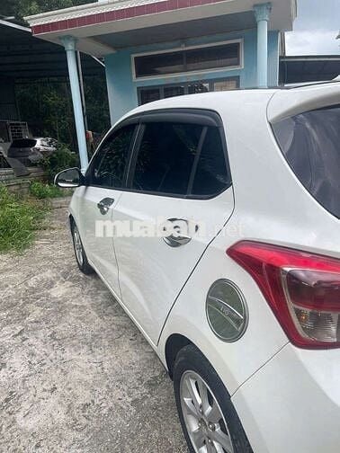 Hyundai Grand i10 2016 Trắng Số sàn 5 chỗ