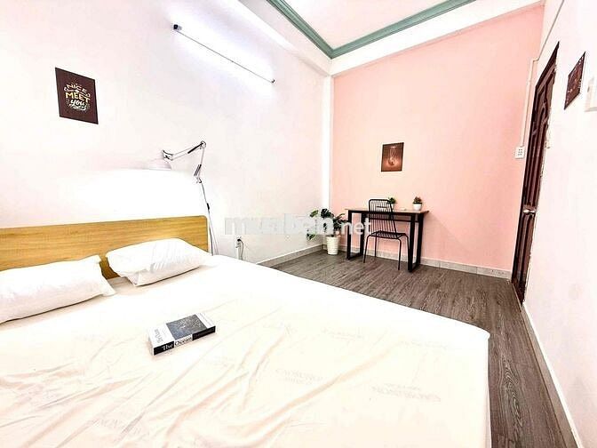 Cho thuê căn hộ dịch vụ 2 phòng ngủ có ban công cực rộng rãi