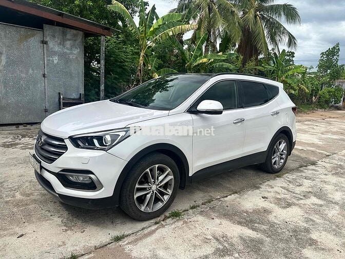 Hyundai SantaFe 7 chỗ Dầu Tự động Trắng