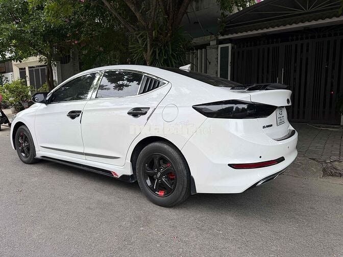 Hyundai Elantra 2019 MT Trắng 90.000 km
