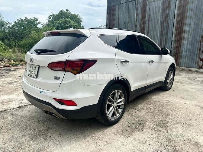 Hyundai SantaFe 7 chỗ Dầu Tự động Trắng