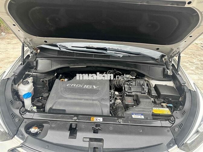 Hyundai SantaFe 7 chỗ Dầu Tự động Trắng
