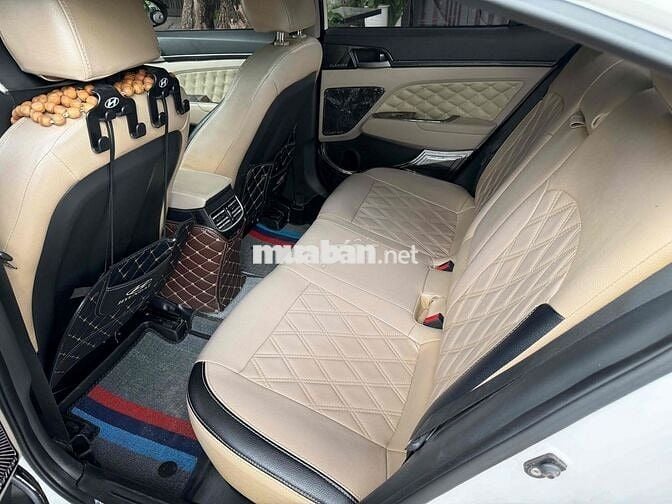Hyundai Elantra 2019 MT Trắng 90.000 km