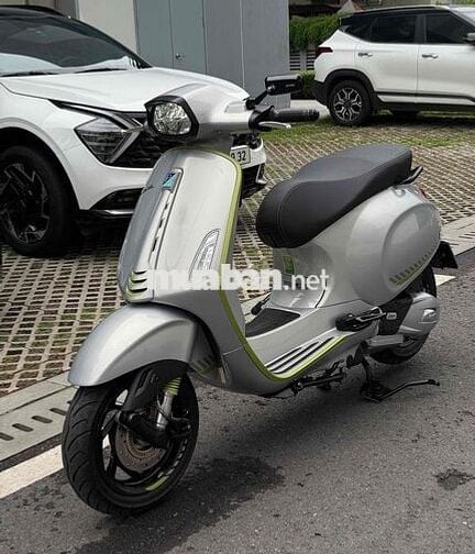 Piaggio Vespa Tech 150 Bạc 3000km