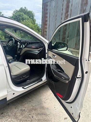 Hyundai SantaFe 7 chỗ Dầu Tự động Trắng