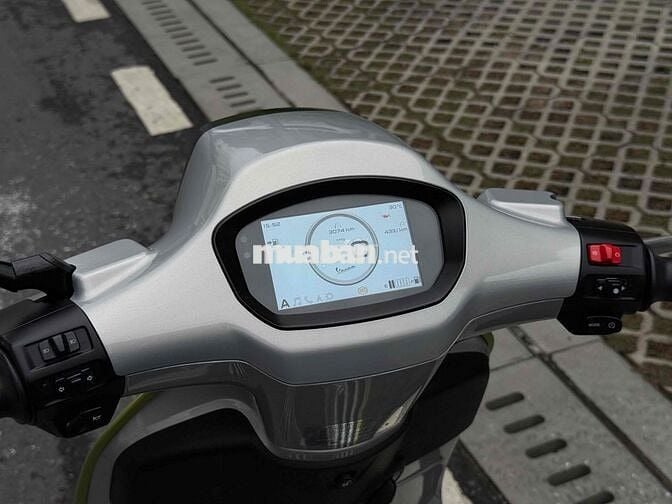 Piaggio Vespa Tech 150 Bạc 3000km