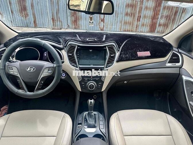 Hyundai SantaFe 7 chỗ Dầu Tự động Trắng