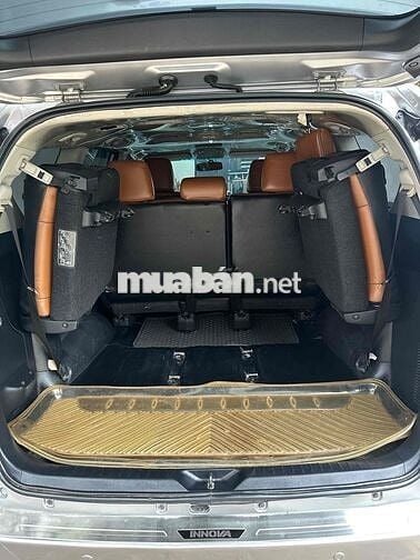 Toyota Innova 2.0E 2018 Bạc 7 chỗ