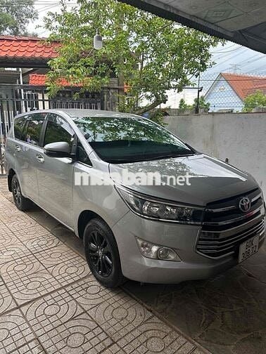 Toyota Innova 2.0E 2018 Bạc 7 chỗ
