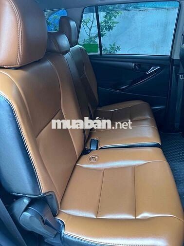 Toyota Innova 2.0E 2018 Bạc 7 chỗ