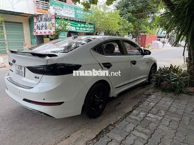 Hyundai Elantra 2019 MT Trắng 90.000 km