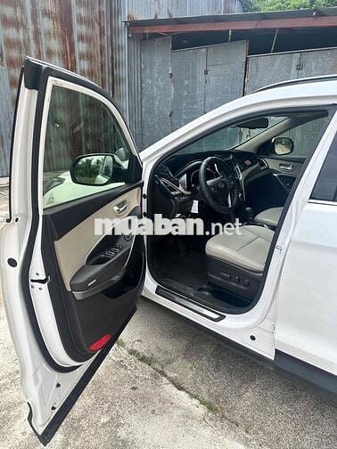 Hyundai SantaFe 7 chỗ Dầu Tự động Trắng