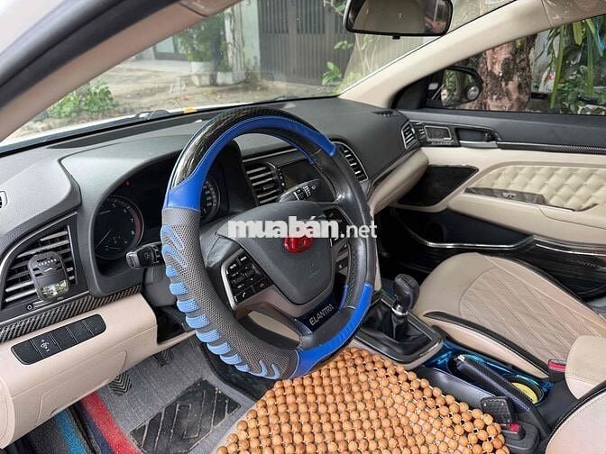 Hyundai Elantra 2019 MT Trắng 90.000 km