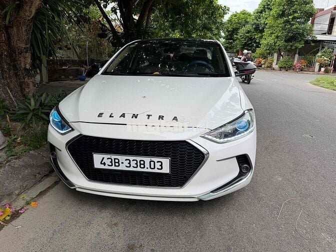 Hyundai Elantra 2019 MT Trắng 90.000 km