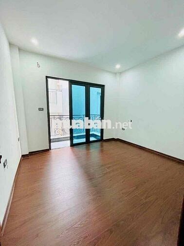 LÁNG HẠ - DT 30m2,  6 TẦNG, MT 3.8m, ĐƯỜNG TRUNG TÂM,  THANG MÁY, SĐCC