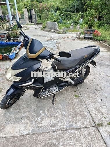 Honda Air Blade Đen Mạnh mẽ Mới