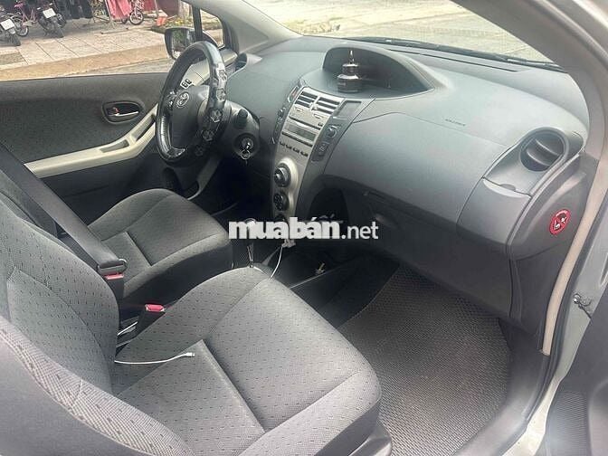 Toyota Yaris 2011 Xám Tự động 130.000 km
