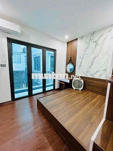 LÁNG HẠ - DT 30m2,  6 TẦNG, MT 3.8m, ĐƯỜNG TRUNG TÂM,  THANG MÁY, SĐCC