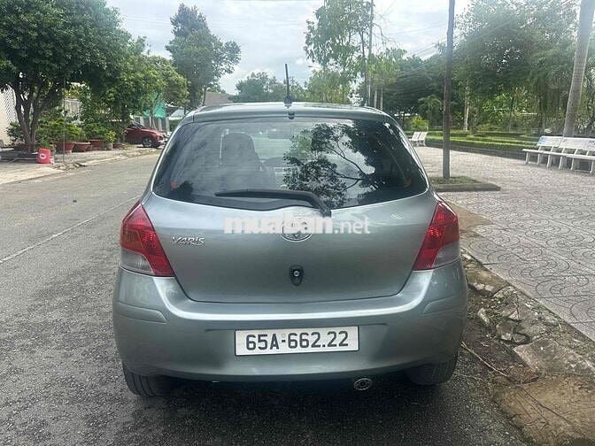 Toyota Yaris 2011 Xám Tự động 130.000 km